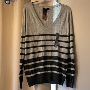 NWT Mossimo v-neck sweater